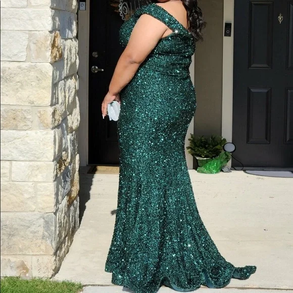 white christmas dresses Green Tulle Long Prom Dress, Off the Shoulder A-Line Evening Party Dre main image 0